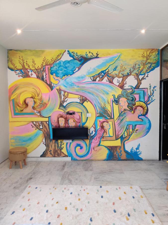 Heistel Delhi Hostel New Delhi Bagian luar foto
